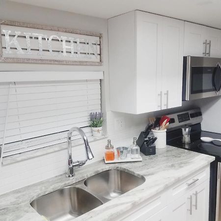 Cozy 3 Bed 2.5 Bath Located Near Busch Gardens Appartamento Tampa Esterno foto