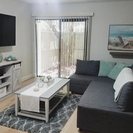 Cozy 3 Bed 2.5 Bath Located Near Busch Gardens Appartamento Tampa Esterno foto