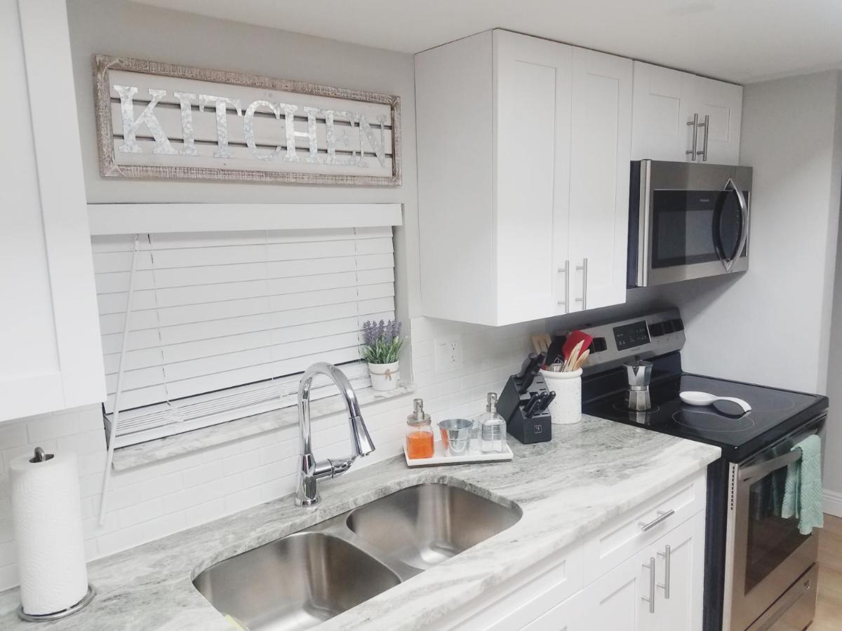 Cozy 3 Bed 2.5 Bath Located Near Busch Gardens Appartamento Tampa Esterno foto
